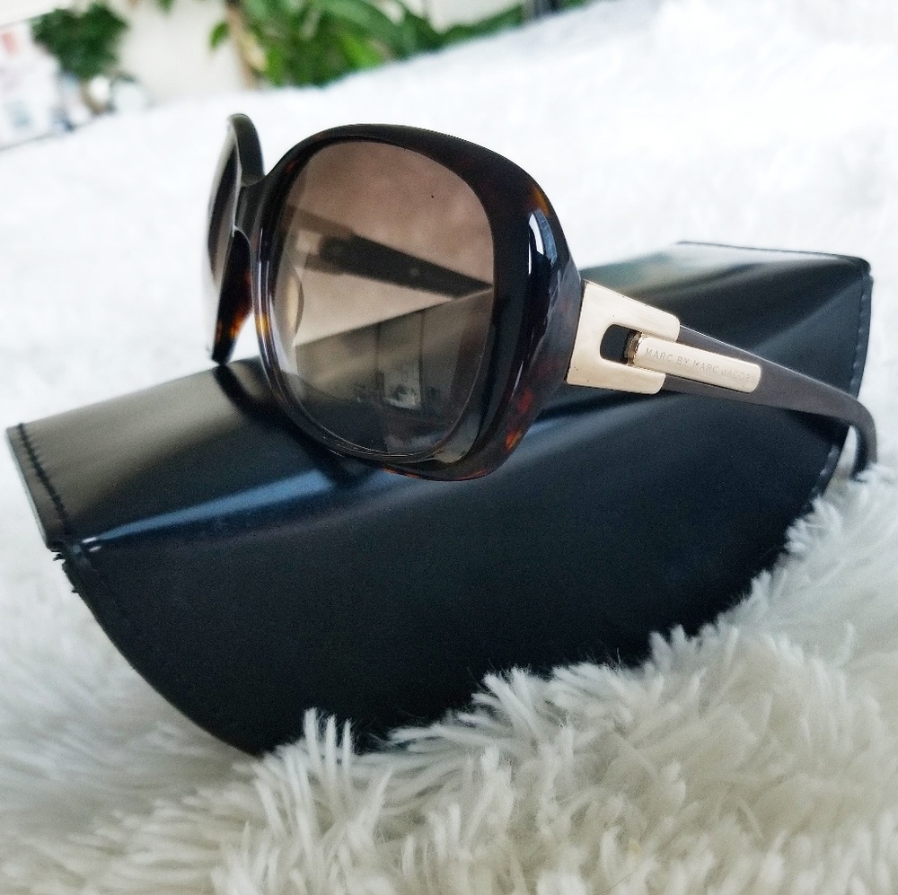 MARC JACOBS Sunglasses